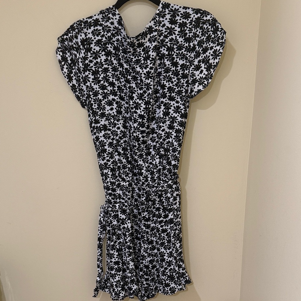 LOFT Women’s Monochrome Floral Romper women’s boho Romper Size 4 - Picture 7 of 9
